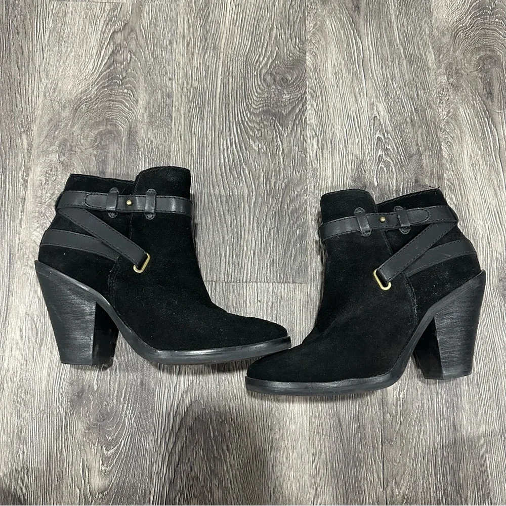 DV Dolce Vita Black Ankle Booties with Decorative Buckle and Low Heel Size 7